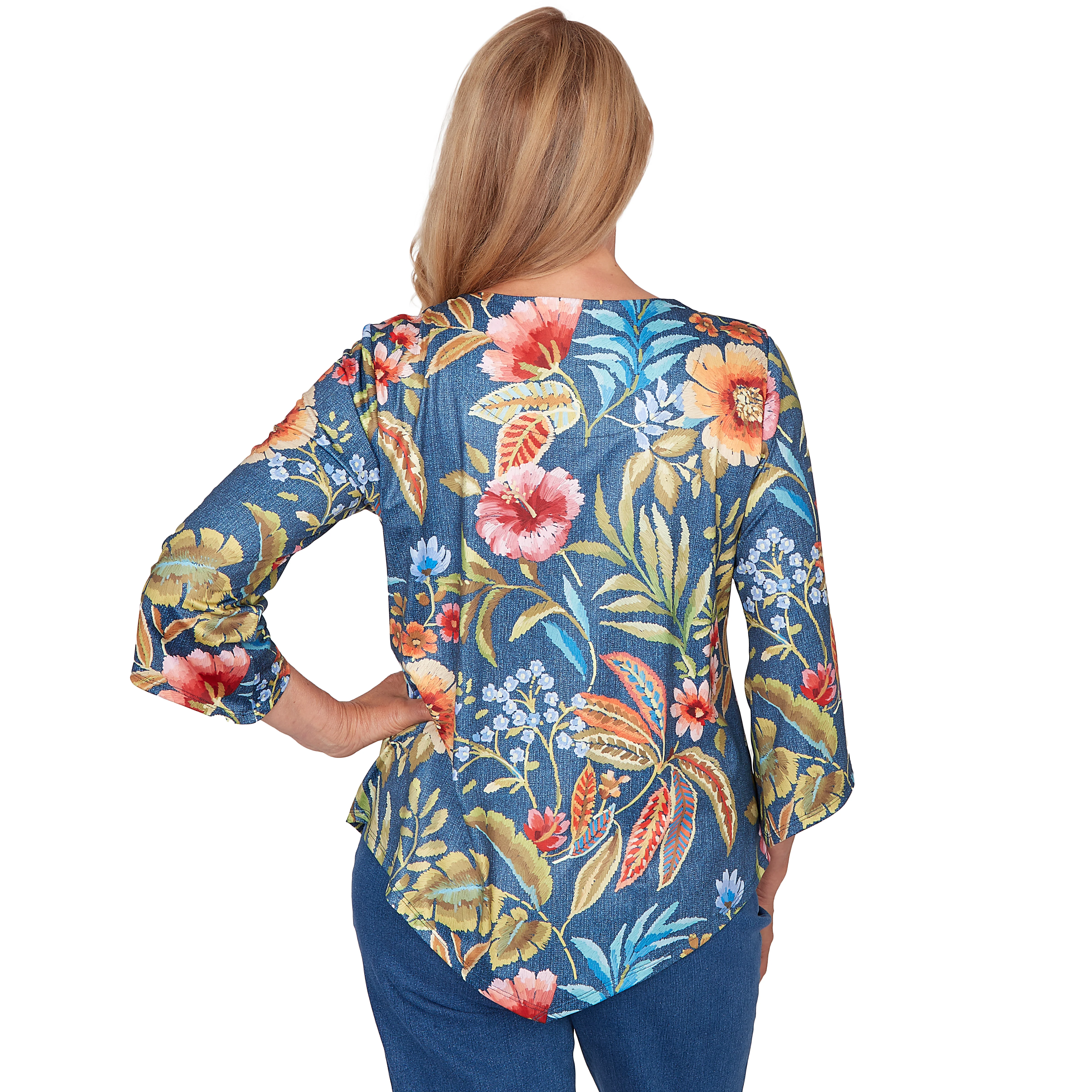 Alfred Dunner Floral Print Pointed Hem Top with Necklace - Image 2