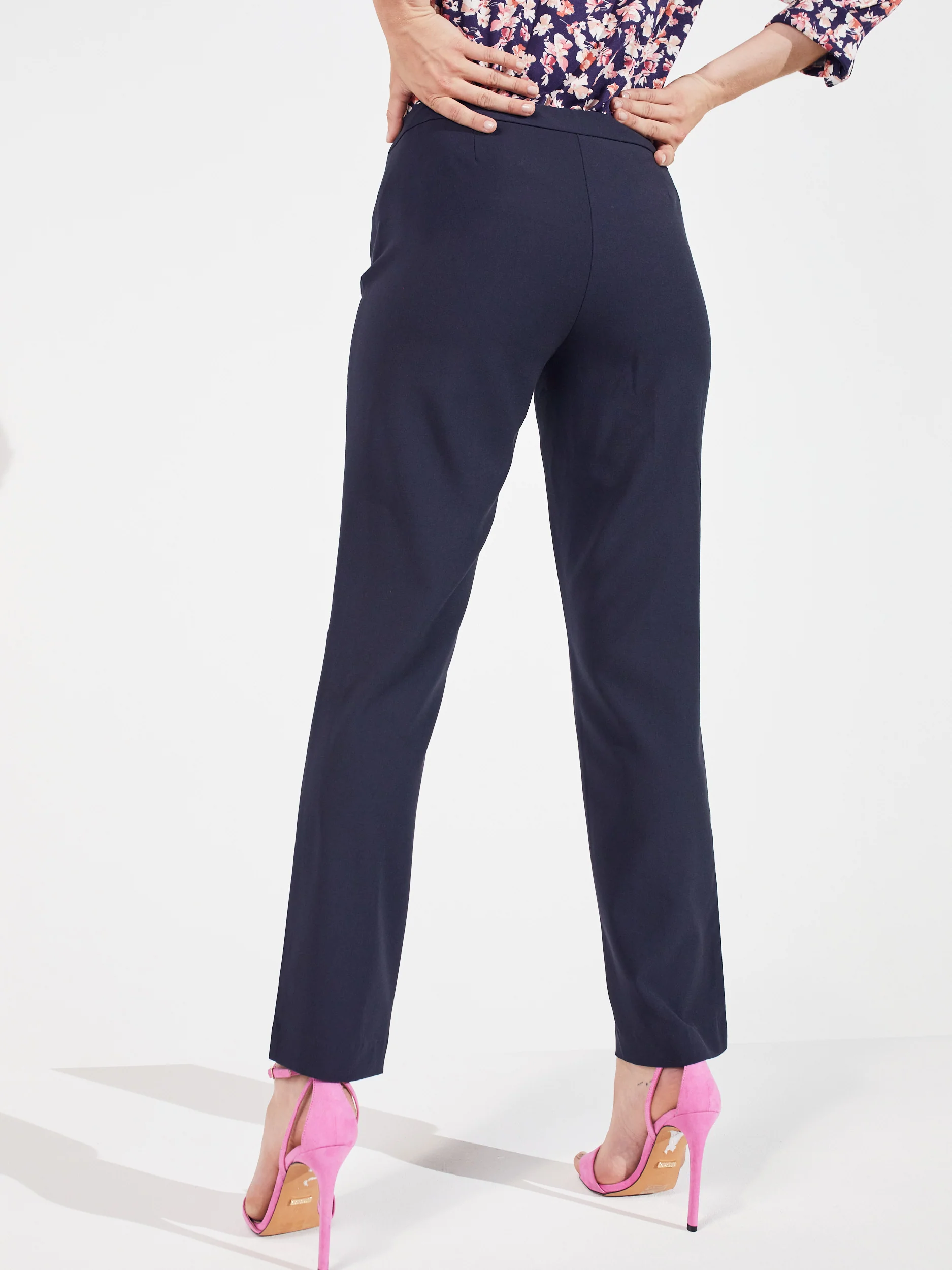 Roz & Ali™ Secret Agent Tummy Control Taper Pants - Image 12