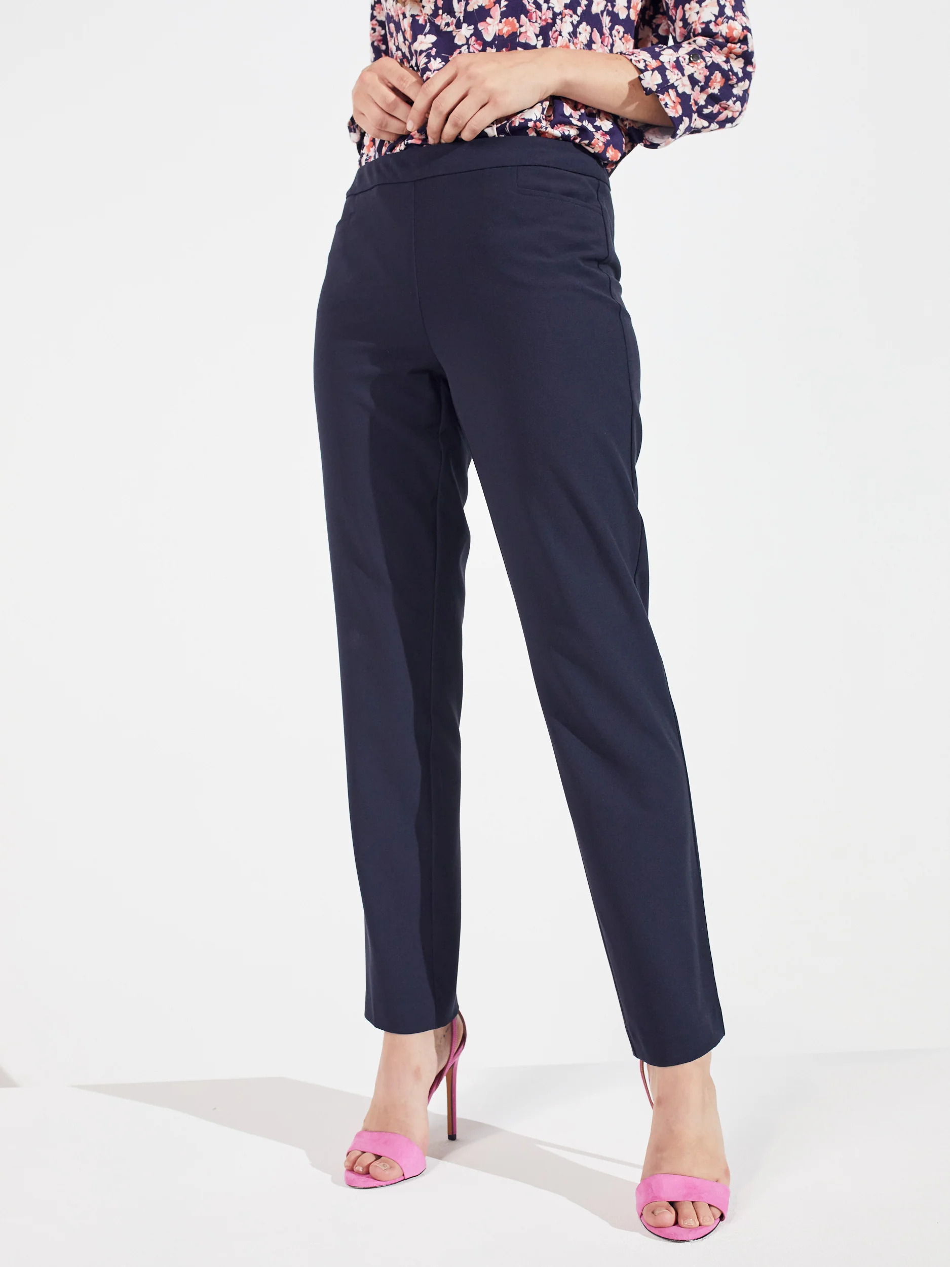 Roz & Ali™ Secret Agent Tummy Control Taper Pants - Image 10