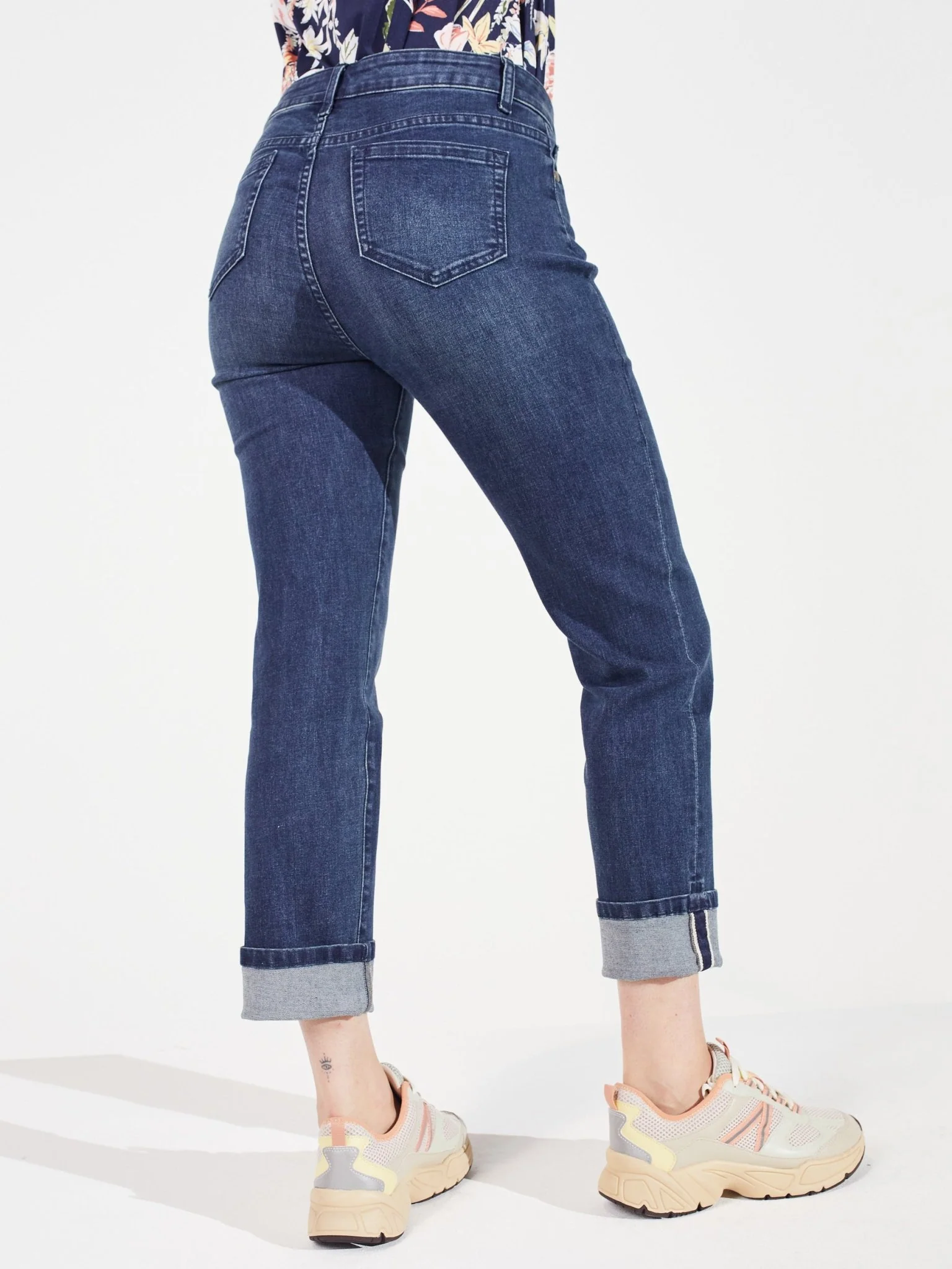 Westport Signature Girlfriend 5 Pocket Selvedge Cuff Jeans - Image 3